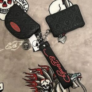 Ed Hardy Zippered Key Chain Black Skull Hearts NWT